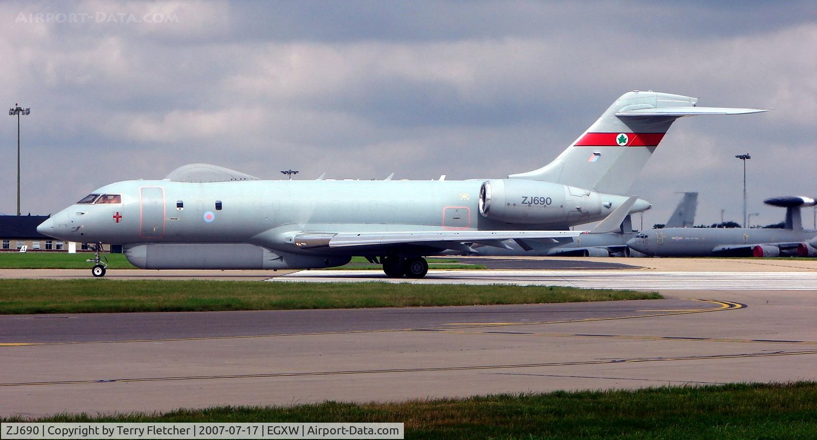 ZJ690, 2004 Bombardier BD-700-1A10 Sentinel R1 C/N 9107, Bombardier Sentinel R1