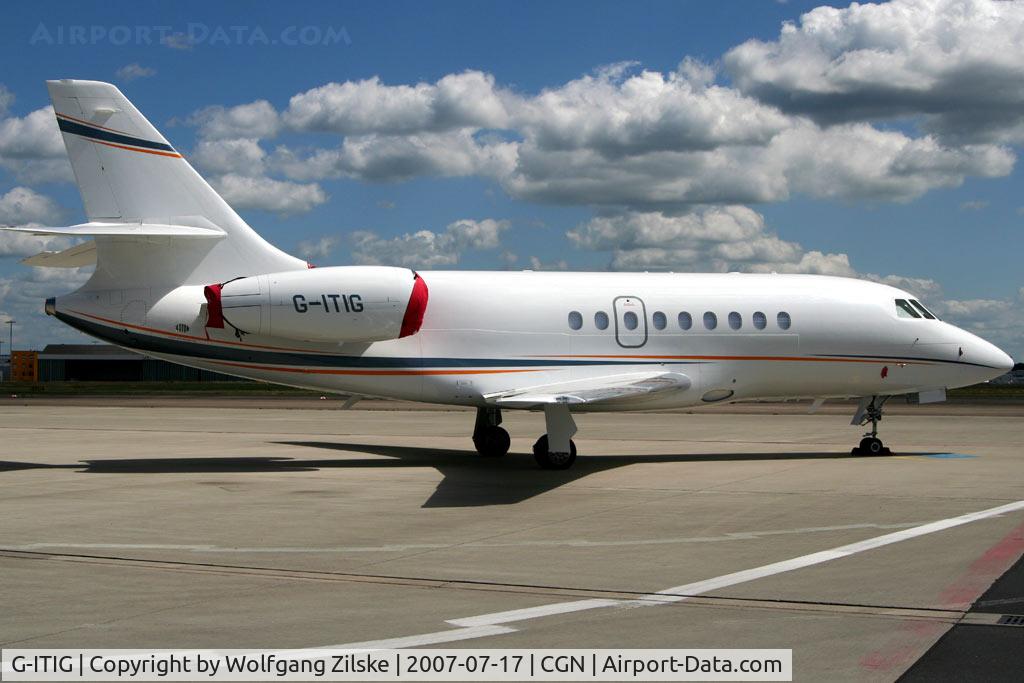 G-ITIG, 2006 Dassault Falcon 2000EX C/N 102, visitor