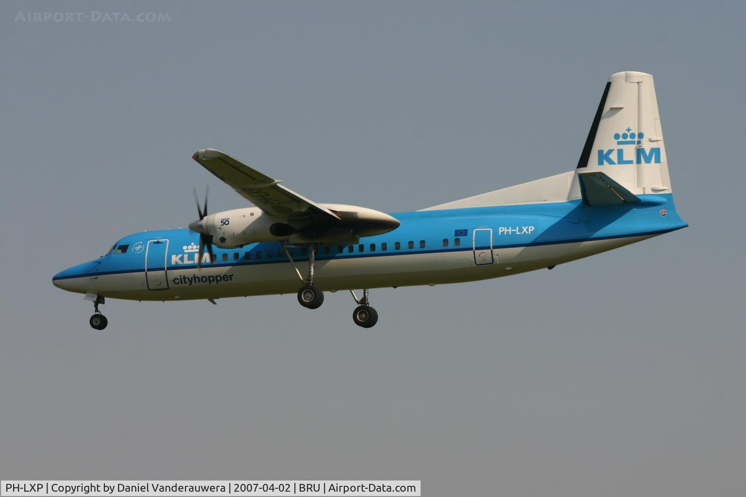 PH-LXP, 1993 Fokker 50 C/N 20276, descending to rwy 25L