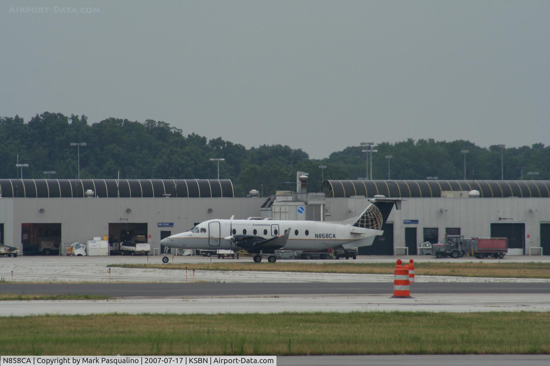 N858CA, 2000 Raytheon Aircraft Company 1900D C/N UE-408, Beech 1900D