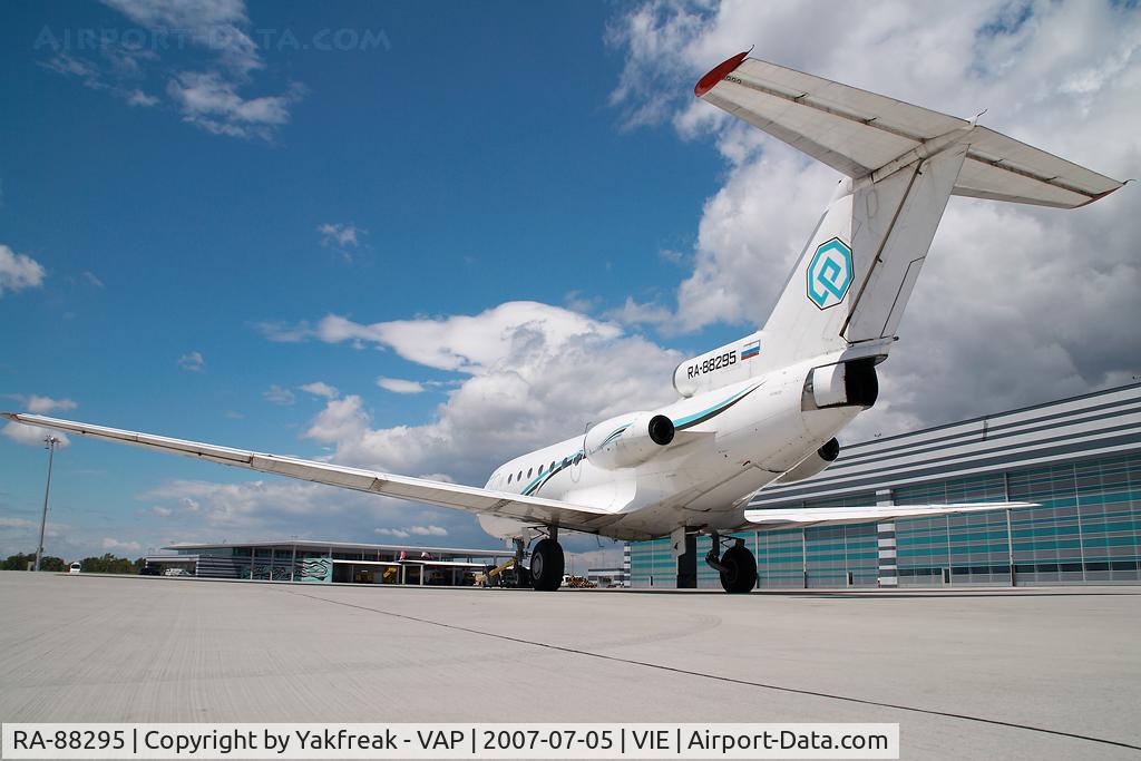 RA-88295, 1973 Yakovlev Yak-40 C/N 29-13, Yak Service Yakovlev Yak 40