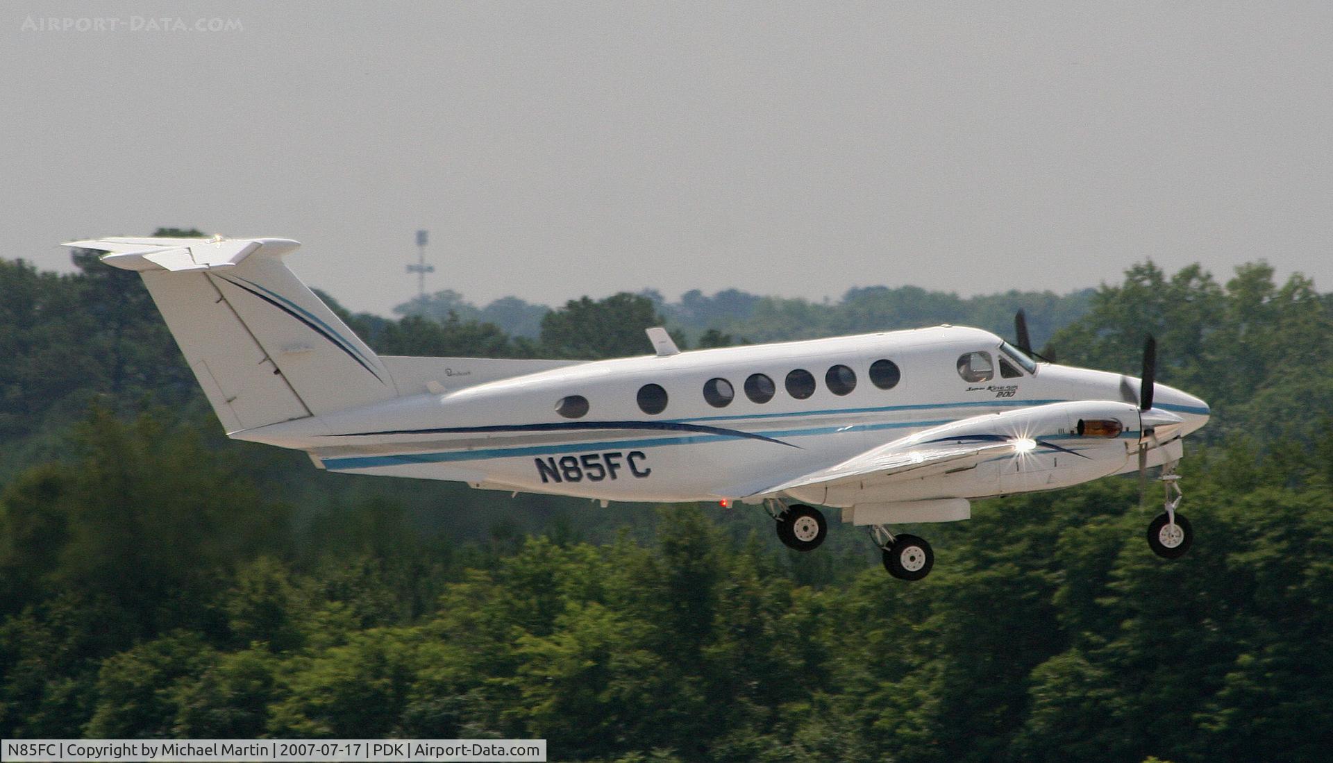 N85FC, 1980 Beech 200 C/N BB-785, Departing PDK enroute to SGR