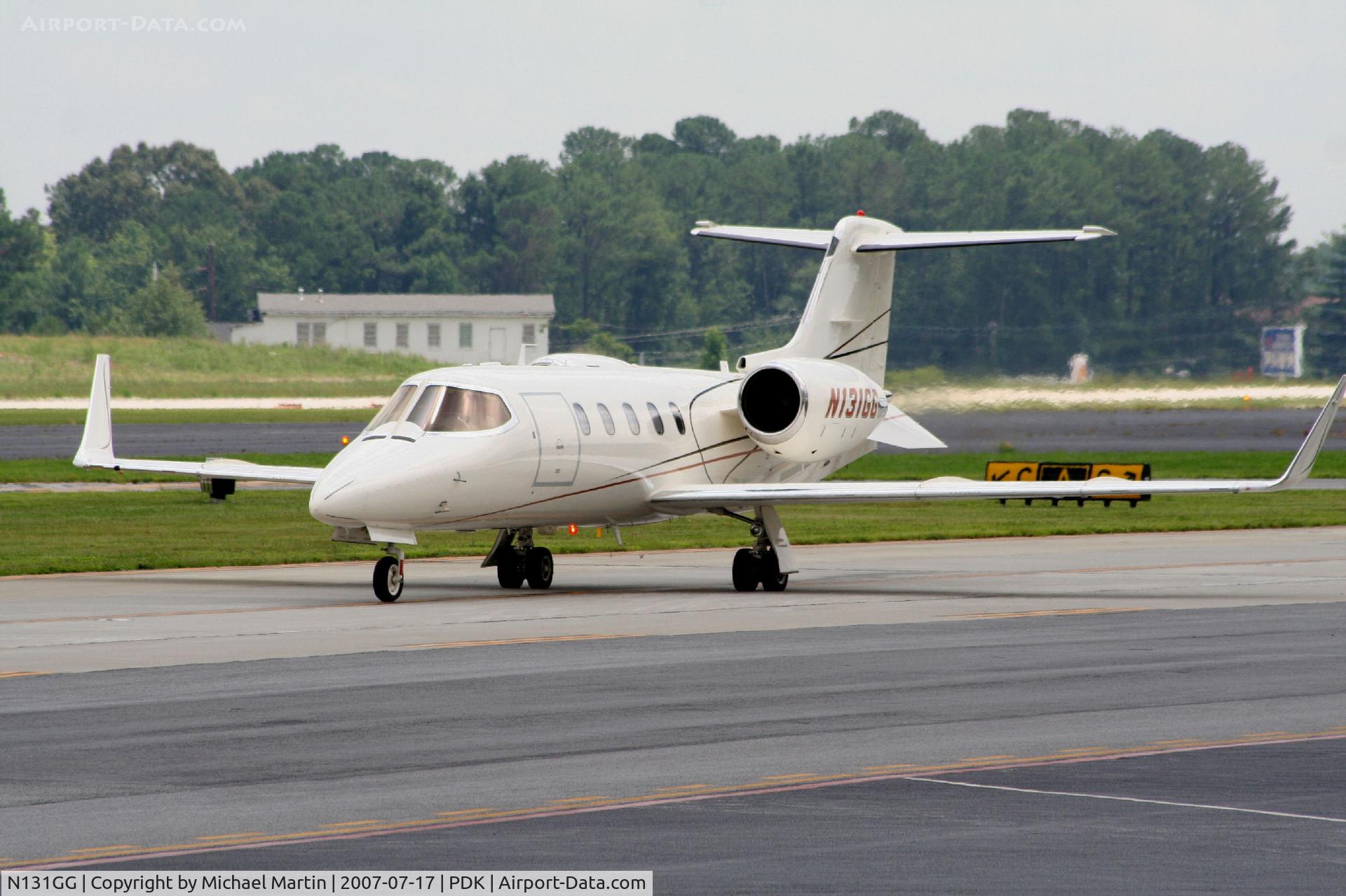 N131GG, 1995 Learjet Inc 31A C/N 113, Taxing to Epps Air Service
