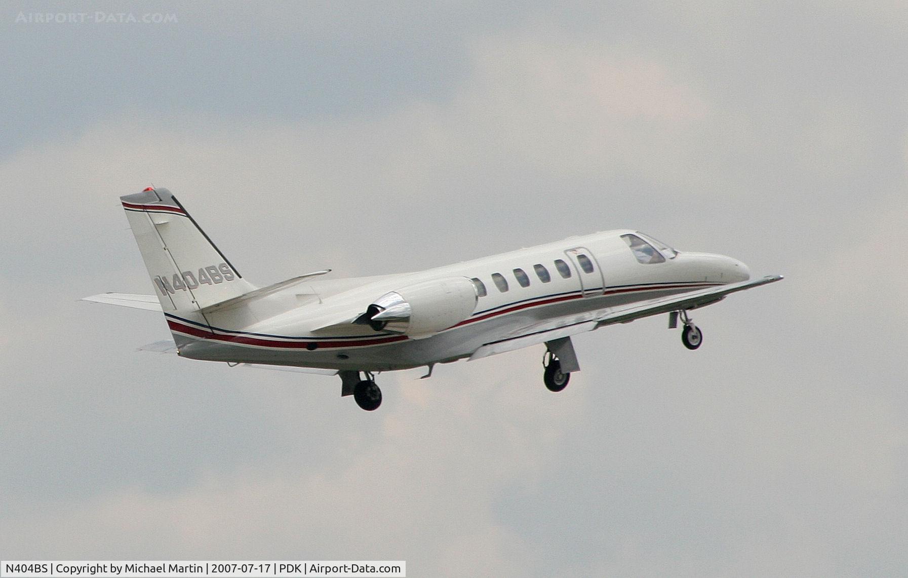 N404BS, 1982 Cessna 550 C/N 550-0403, Departing PDK enroute to BNA