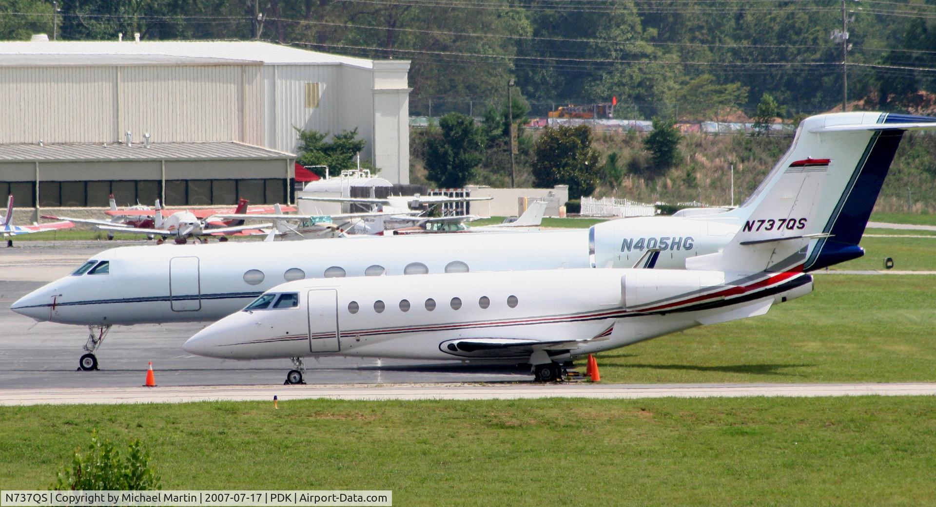 N737QS, 2005 Israel Aircraft Industries Gulfstream 200 C/N 127, Tied down @ Signature Flight Support