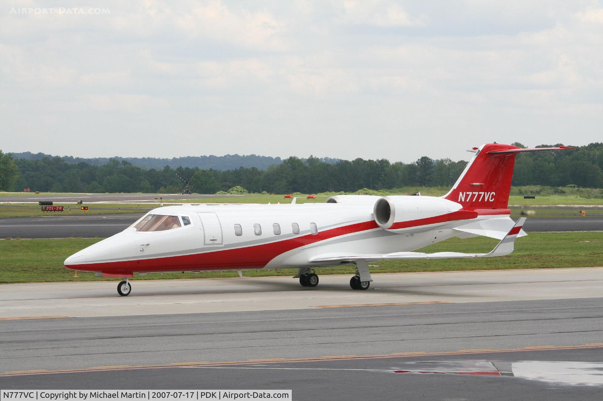 N777VC, 2007 Learjet 60 C/N 318, Taxing to Epps Air Service