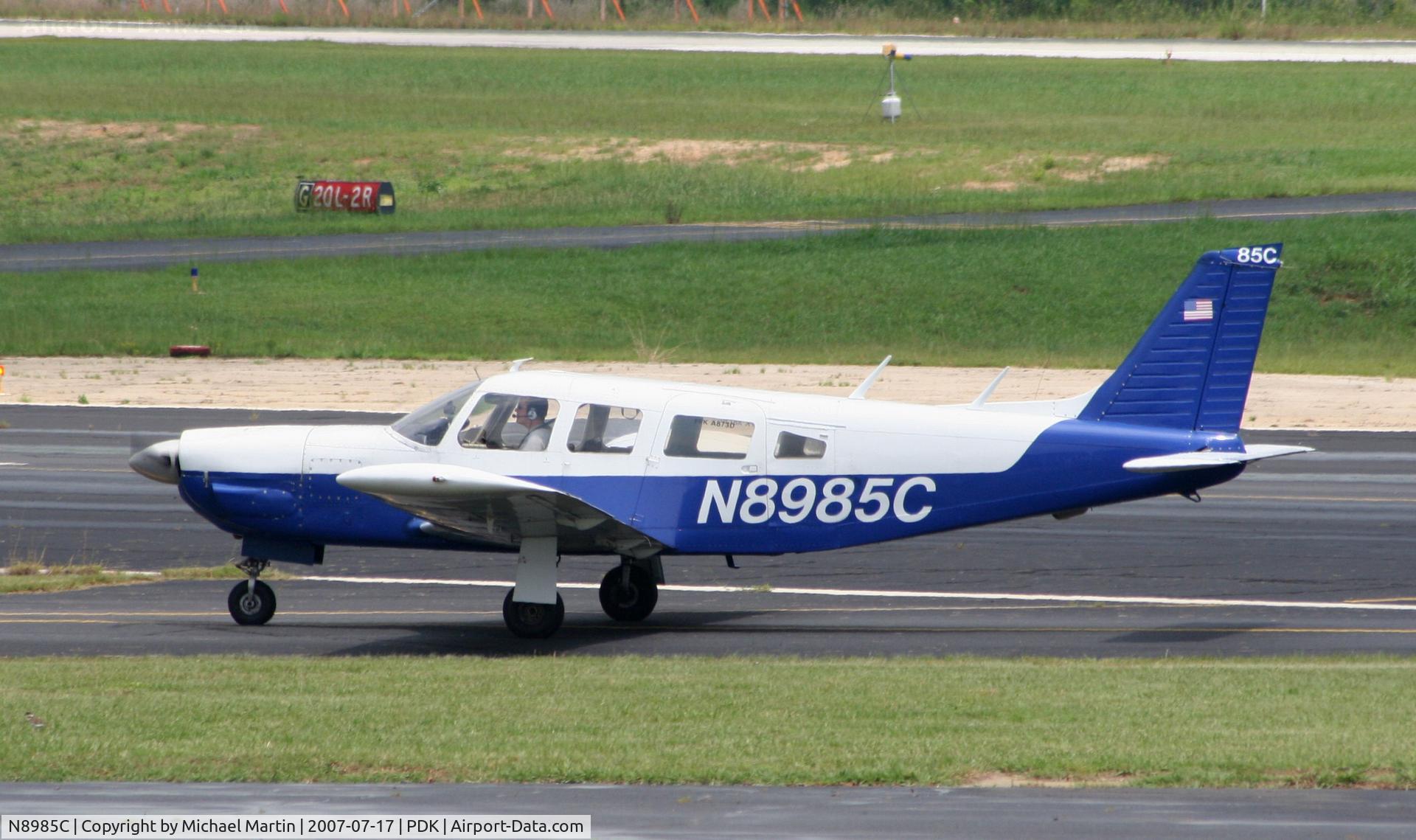 N8985C, 1976 Piper PA-32R-300 Cherokee Lance C/N 32R-7680147, Taxing to Epps Air Service