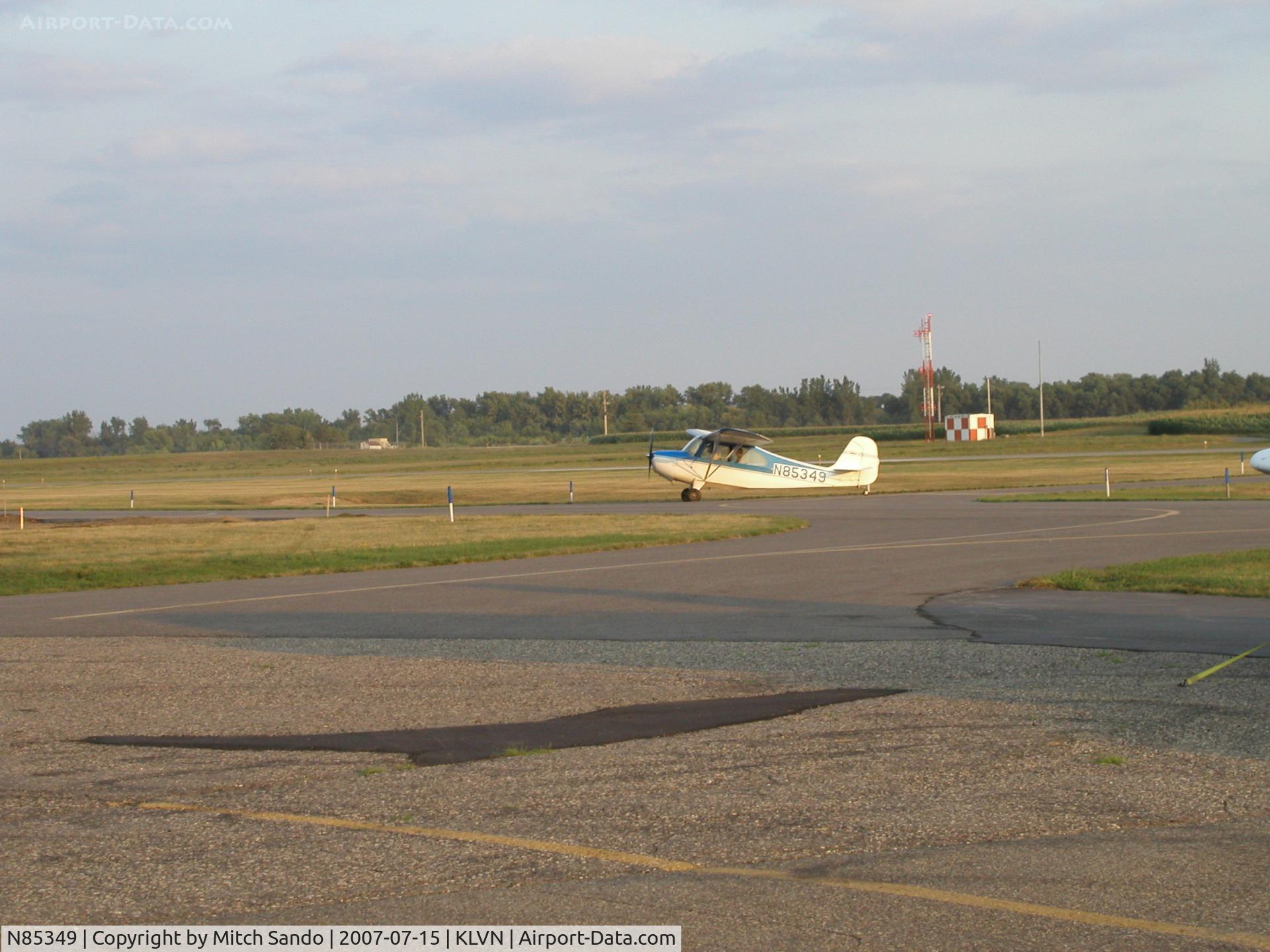 N85349, 1946 Aeronca 7AC Champion C/N 7AC-4089, Taxiing back to the hangar.