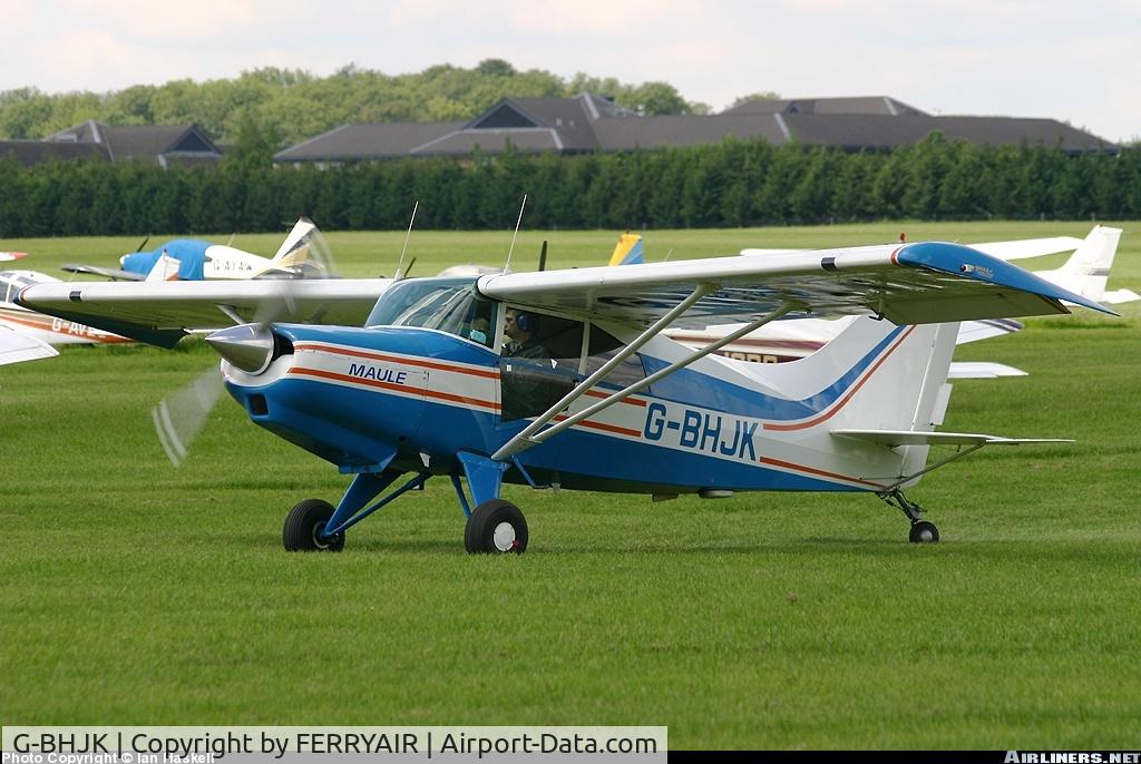 G-BHJK, 1980 Maule M-5-235C Lunar Rocket C/N 7296C, Maule G-BHJK about to depart