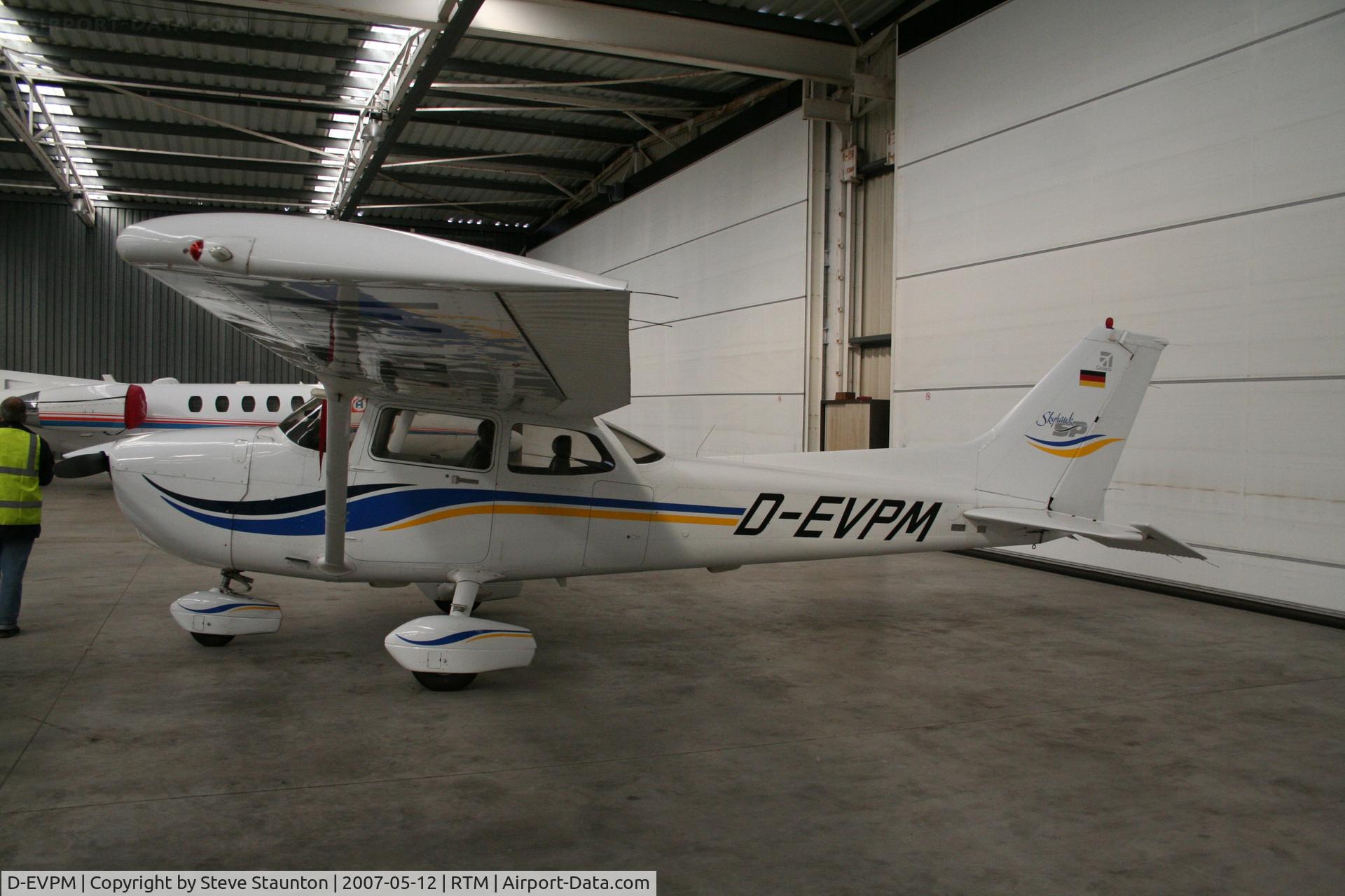 D-EVPM, 2000 Cessna 172S C/N 172S8418, Taken on a recent Aeroprint tour @ Rotterdam
