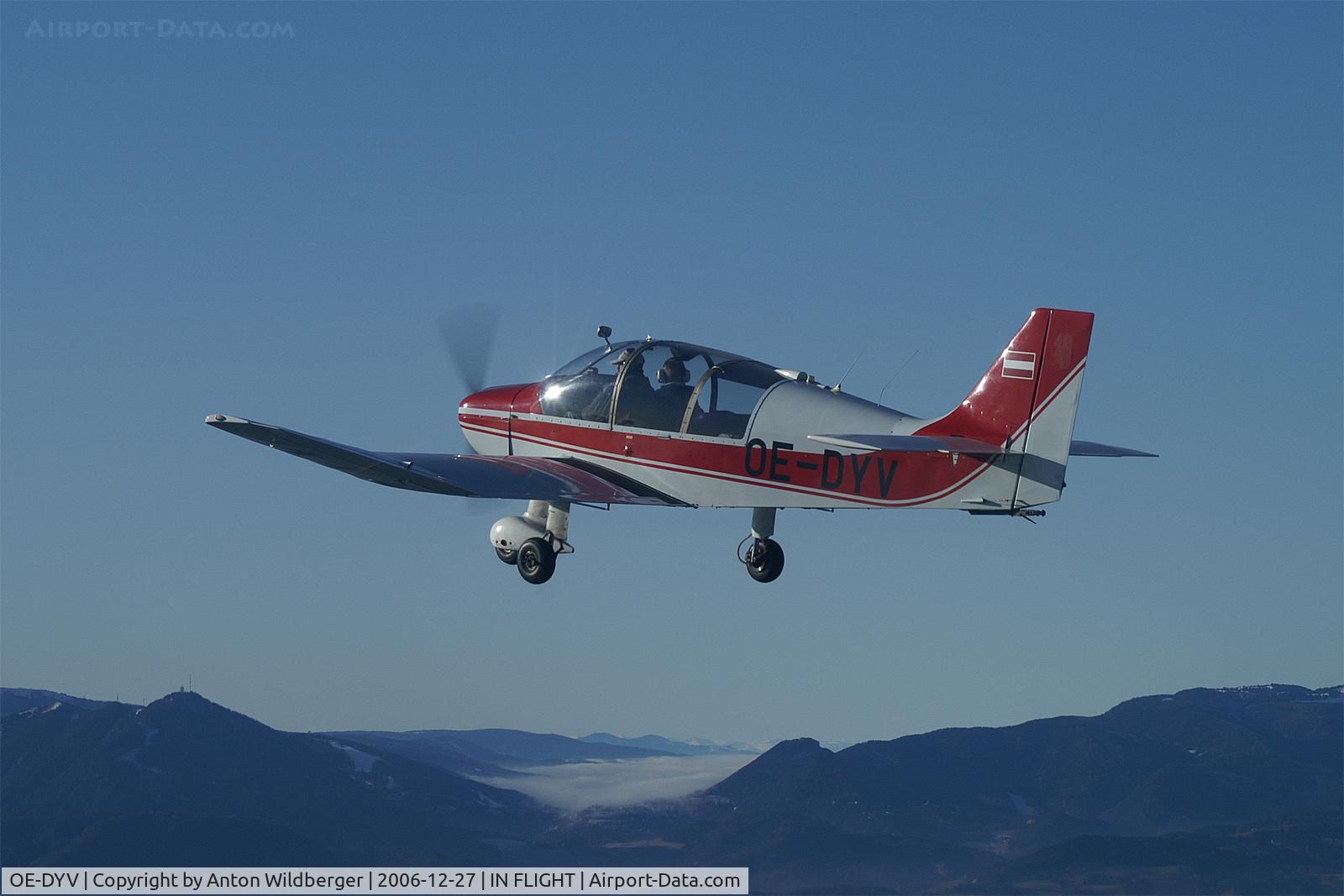 OE-DYV, Robin DR-400-180R Remorqueur Regent C/N 1562, in the back visible - Semmering / Austria