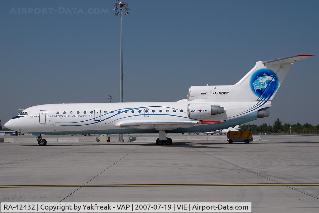 RA-42432, 1994 Yakovlev Yak-42D C/N 4520424410016, Saratov Airlines Yakovlev 42
