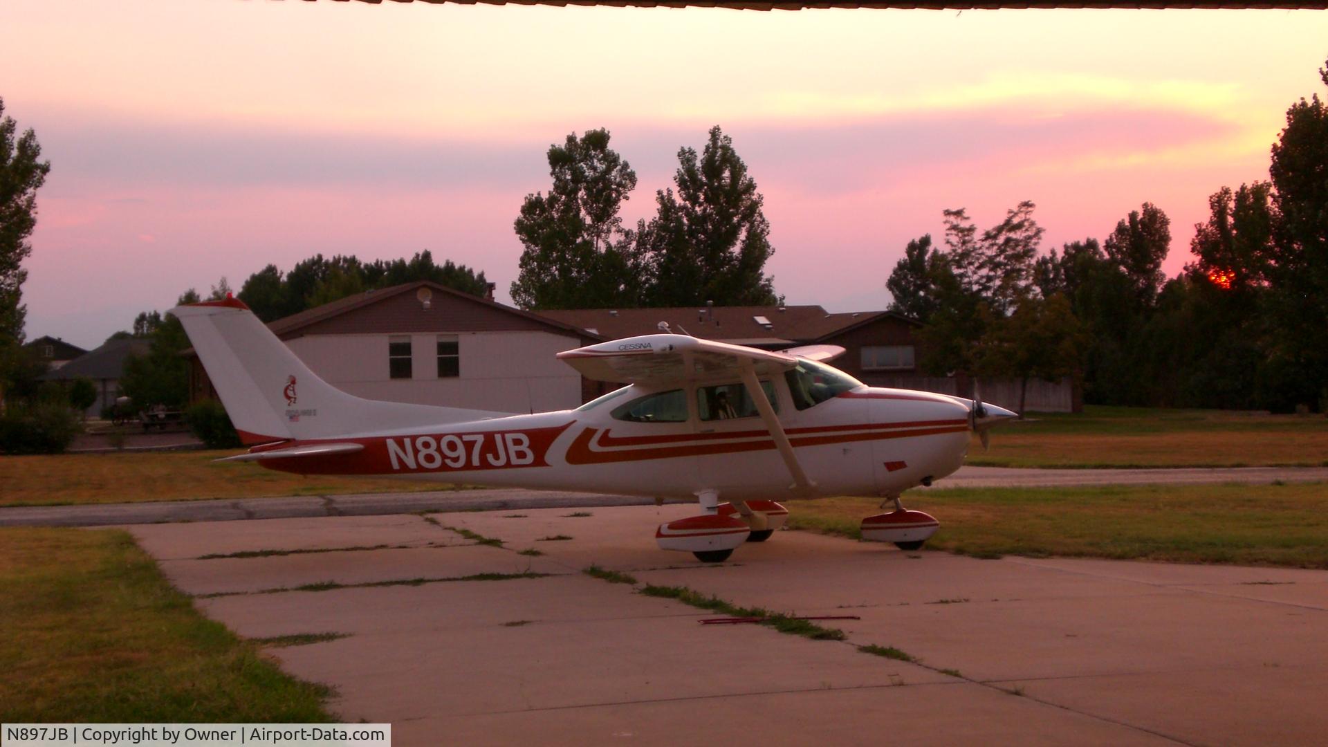N897JB, 1978 Cessna 182Q Skylane C/N 18266253, sunset N897JB