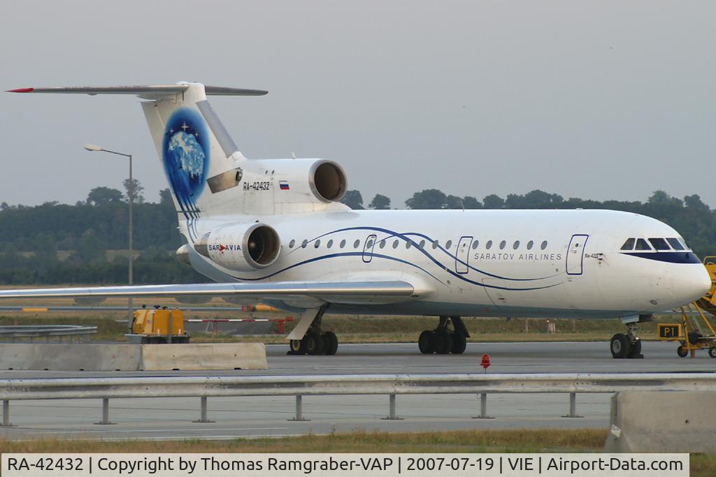 RA-42432, 1994 Yakovlev Yak-42D C/N 4520424410016, Saratov Airlines Yakovlev 42