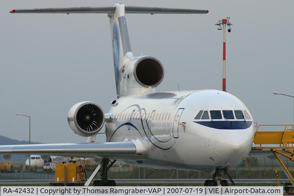 RA-42432, 1994 Yakovlev Yak-42D C/N 4520424410016, Saratov Airlines Yakovlev 42