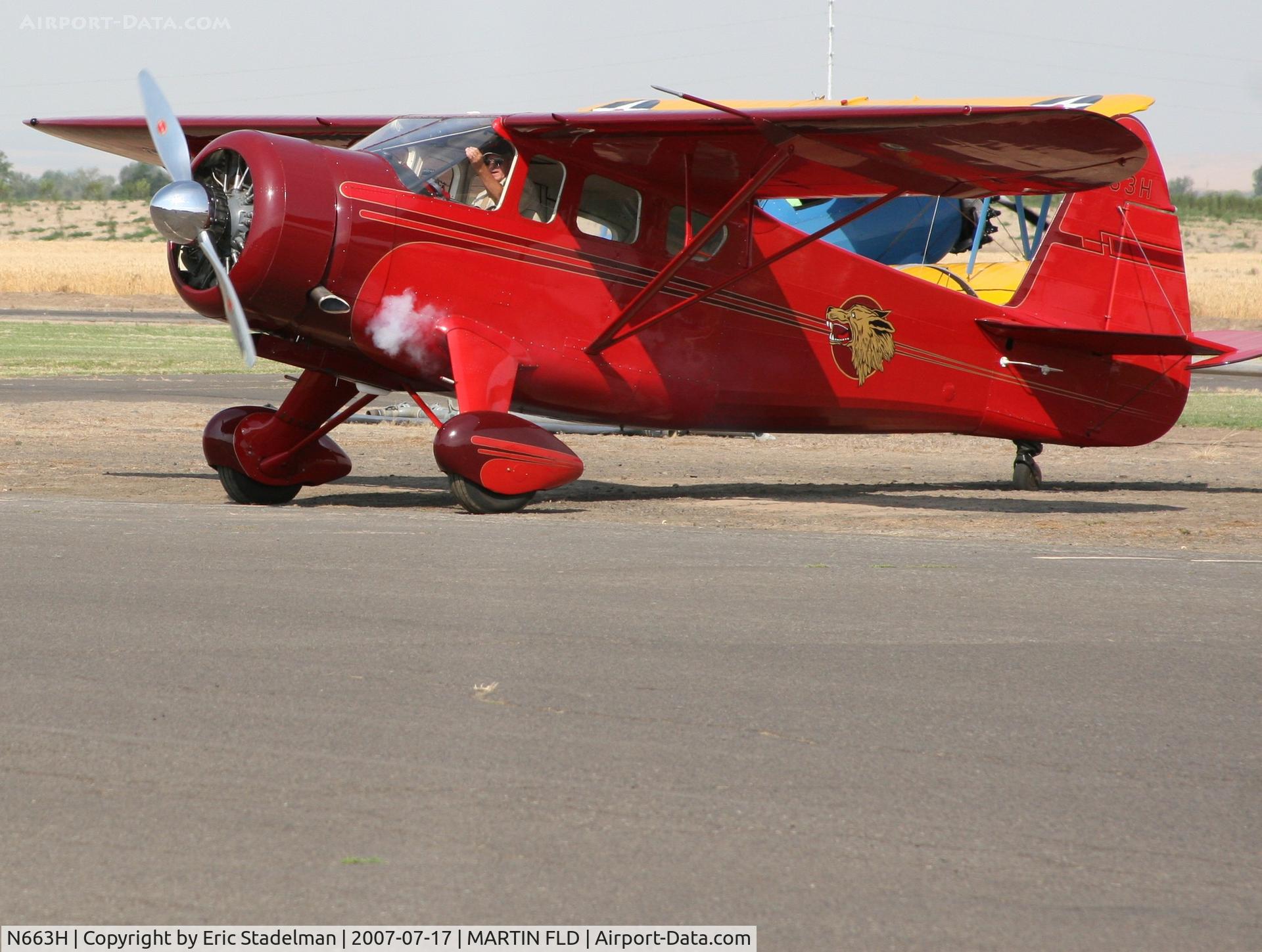 N663H, Howard Aircraft DGA-15P C/N 1766, Blowing smoke rings