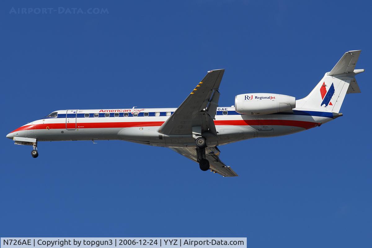 N726AE, 2000 Embraer ERJ-135LR (EMB-135LR) C/N 145314, short final for 24R.