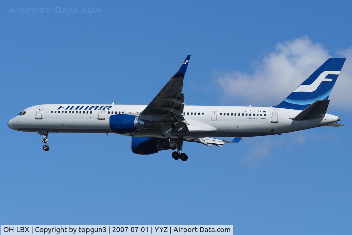 OH-LBX, 2002 Boeing 757-2Q8 C/N 29382, Short final for RWY06R.