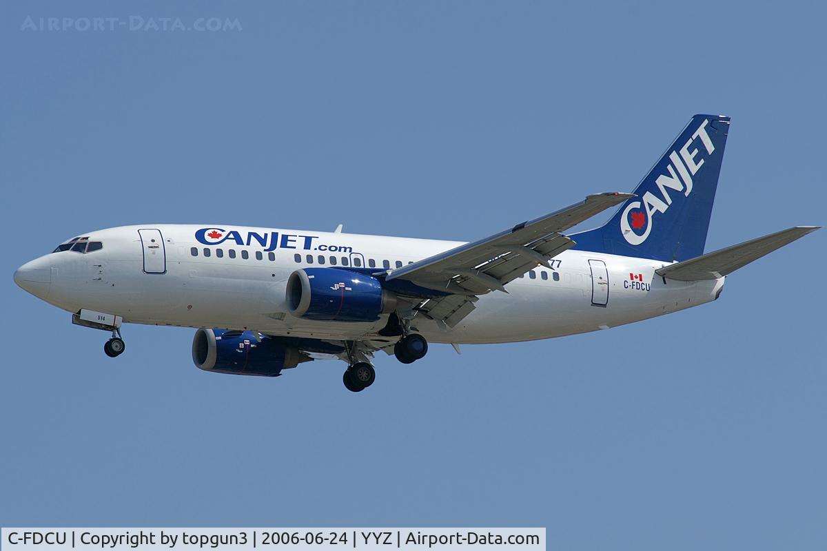 C-FDCU, 1993 Boeing 737-522 C/N 26739, Short final for RWY05.