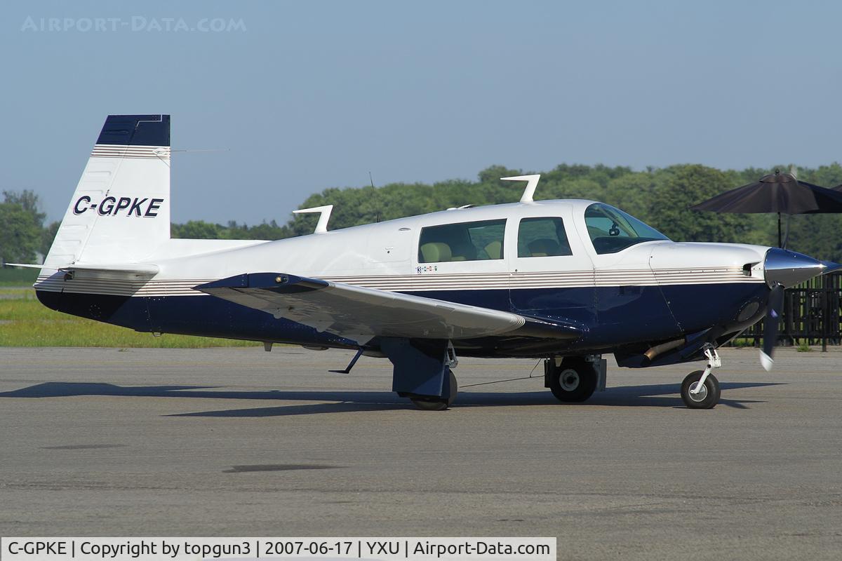 C-GPKE, 1976 Mooney M20J 201 C/N 24-0071, Taxiing across Ramp III.