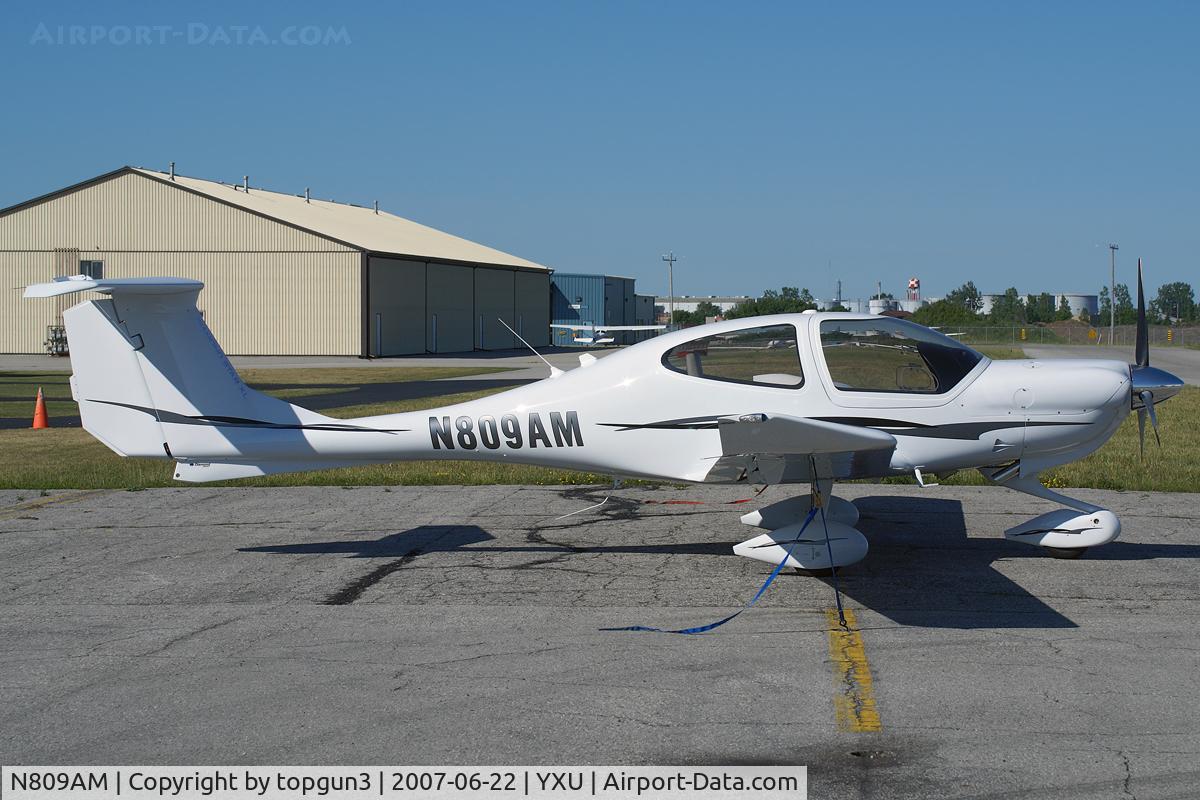 N809AM, 2007 Diamond DA-40 Diamond Star C/N 40.809, Parked in front of Diamond Flight Centre