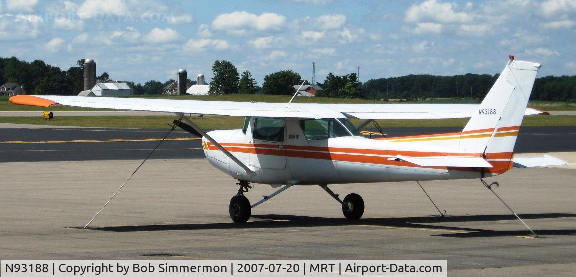 N93188, 1981 Cessna 152 C/N 15285435, On the ramp at Marysville, OH