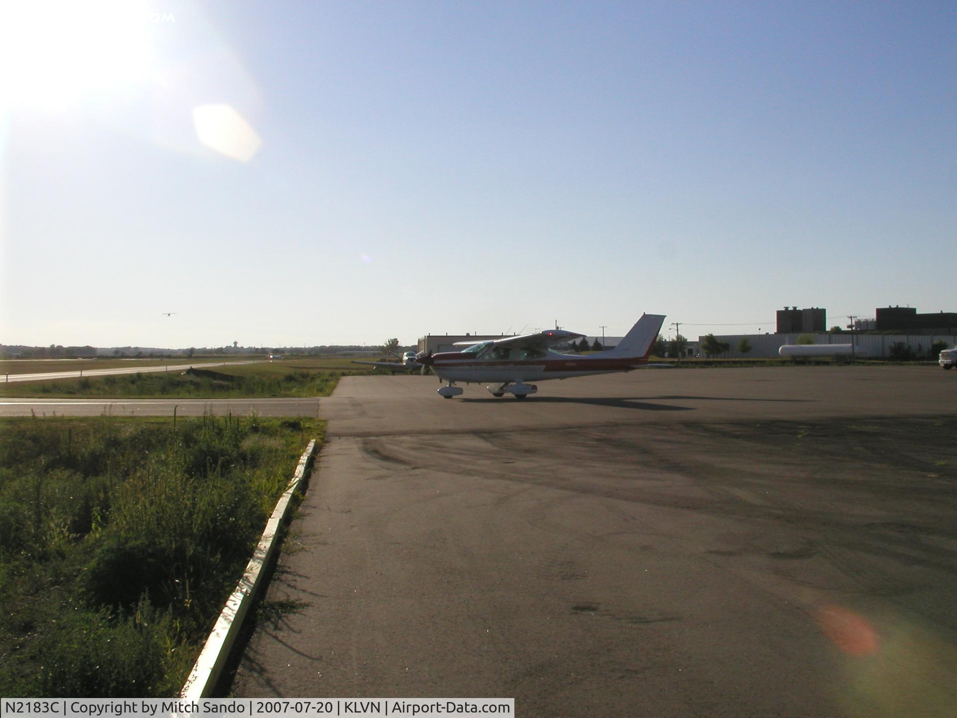 N2183C, 1978 Cessna 177B Cardinal C/N 17702750, Cessna Cardinal taxiing for Runway 12 departure.