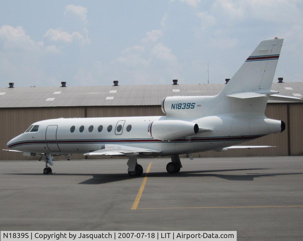 N1839S, 2003 Dassault Falcon 50 C/N 331, Baking in the Arkansas summer.