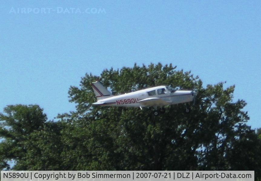 N5890U, 1970 Piper PA-28-140 C/N 28-26786, Departing Delaware, OH