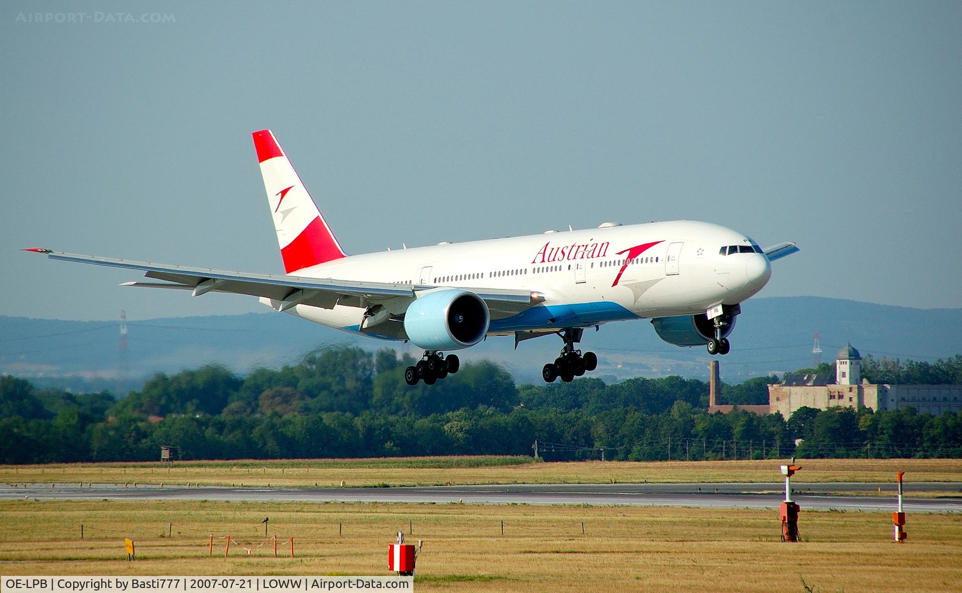 OE-LPB, 1998 Boeing 777-2Z9/ER C/N 28699, Great perspective