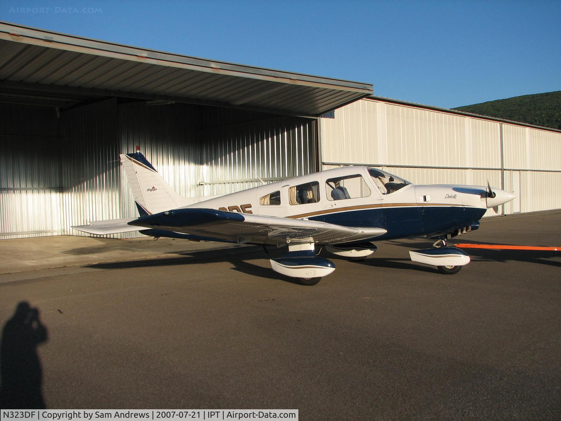 N323DF, 1979 Piper PA-28-236 Dakota C/N 28-7911200, Push Back