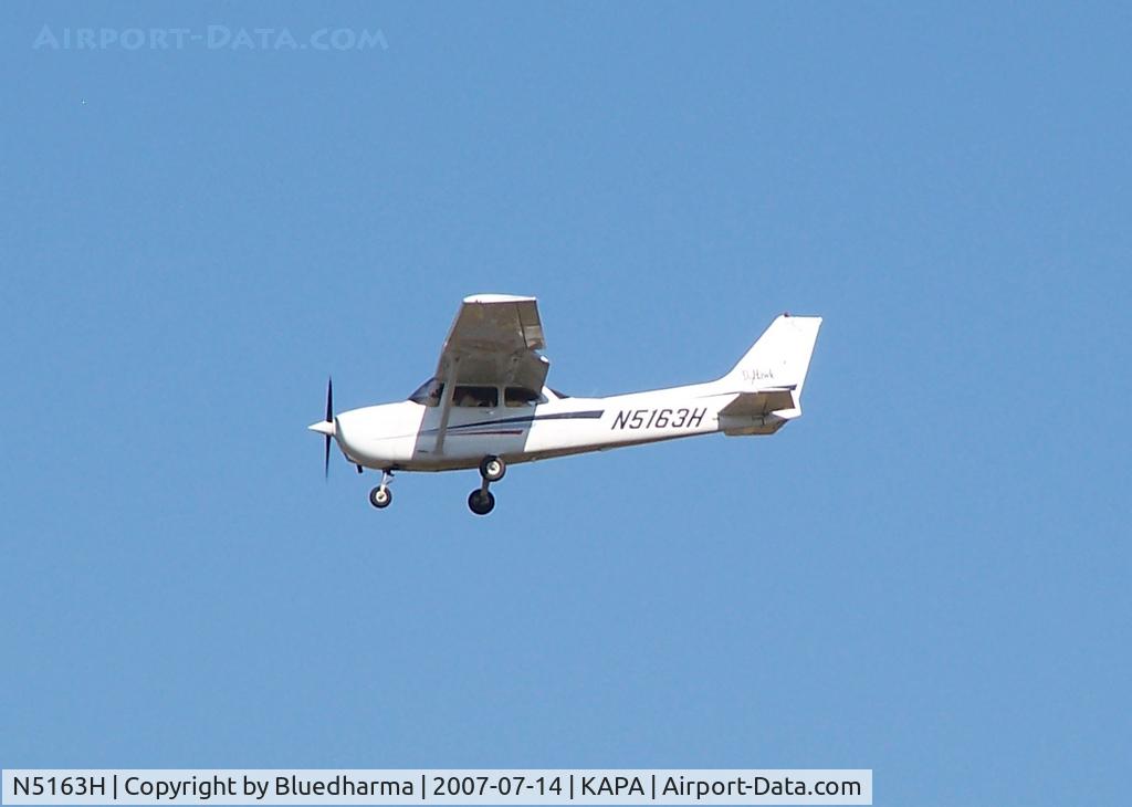 N5163H, 2001 Cessna 172S C/N 172S8933, Touch and Go