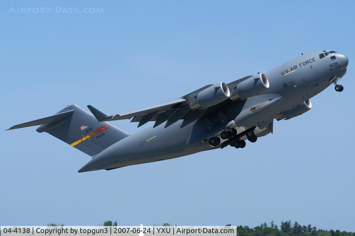 04-4138, 2004 Boeing C-17A Globemaster III C/N P-138, Departing RWY15.