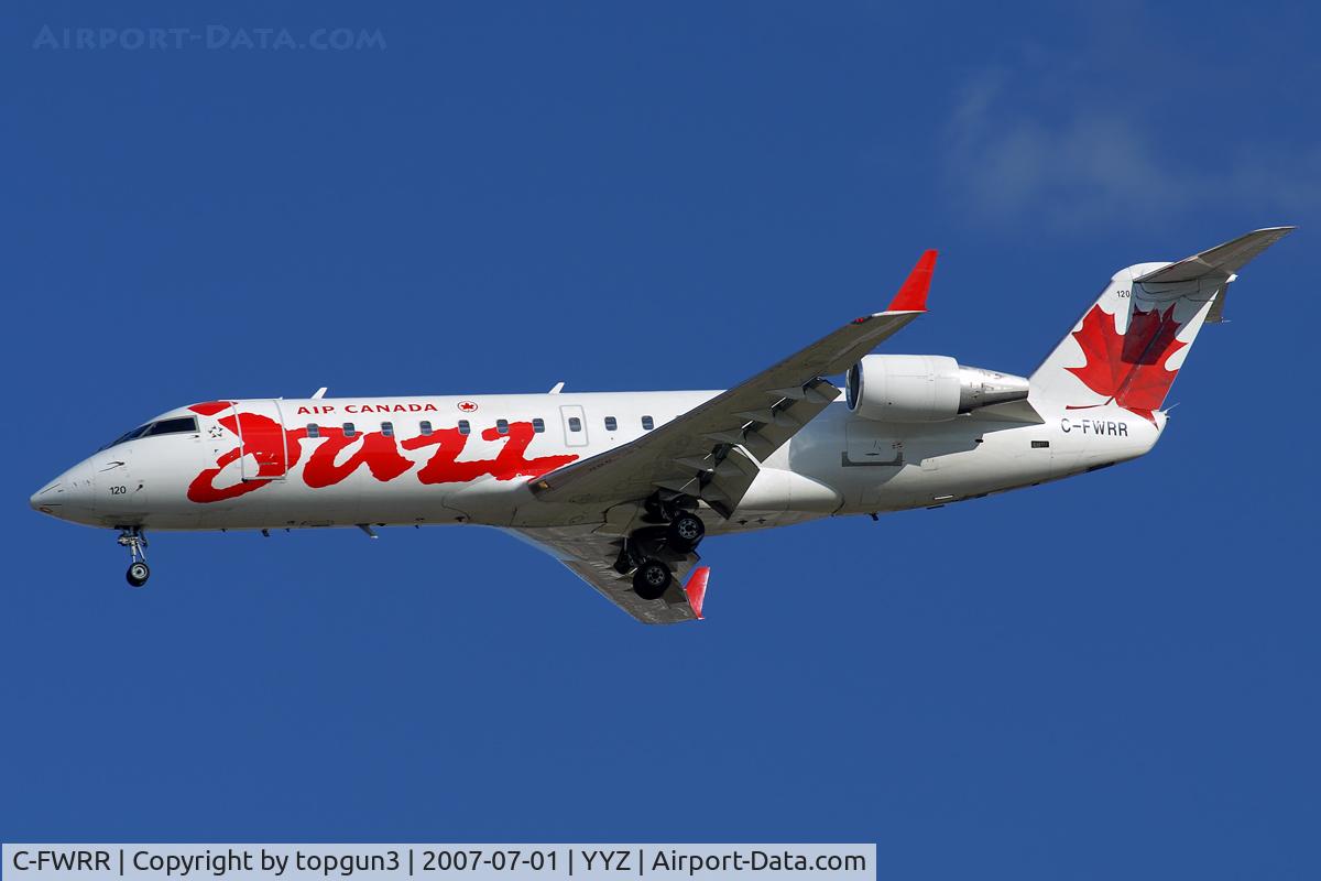 C-FWRR, 1996 Canadair CRJ-100ER (CL-600-2B19) C/N 7107, Short final for RWY06R.