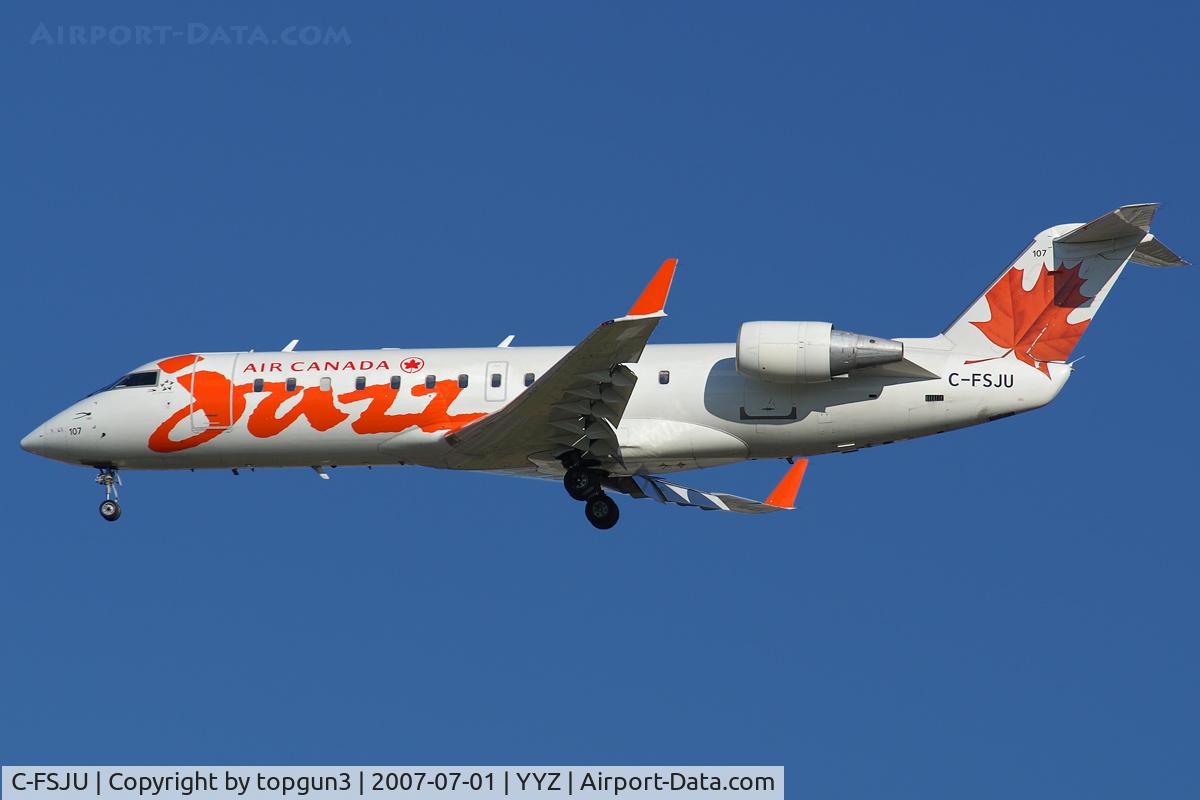 C-FSJU, 1995 Canadair CRJ-100ER (CL-600-2B19) C/N 7060, Short final for RWY06R.