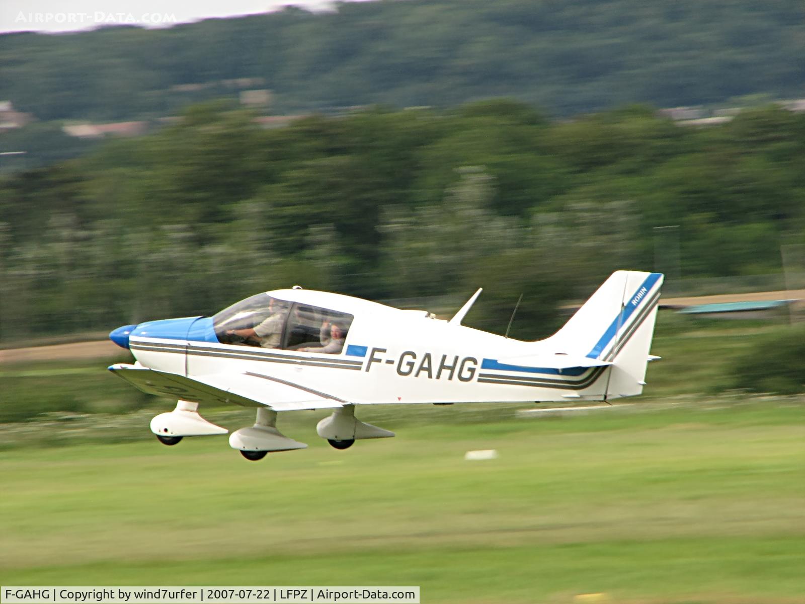 F-GAHG, Robin DR-400-140B Major C/N 1176, Late sunday afternoon ride across the Parisian skies for the joy of the kids...