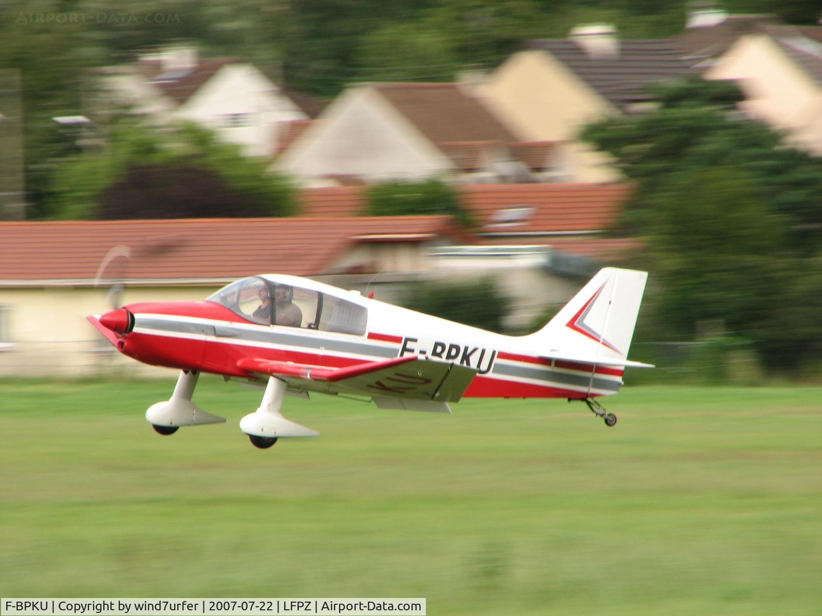 F-BPKU, CEA Jodel DR-221 Dauphin C/N 119, landing 29R