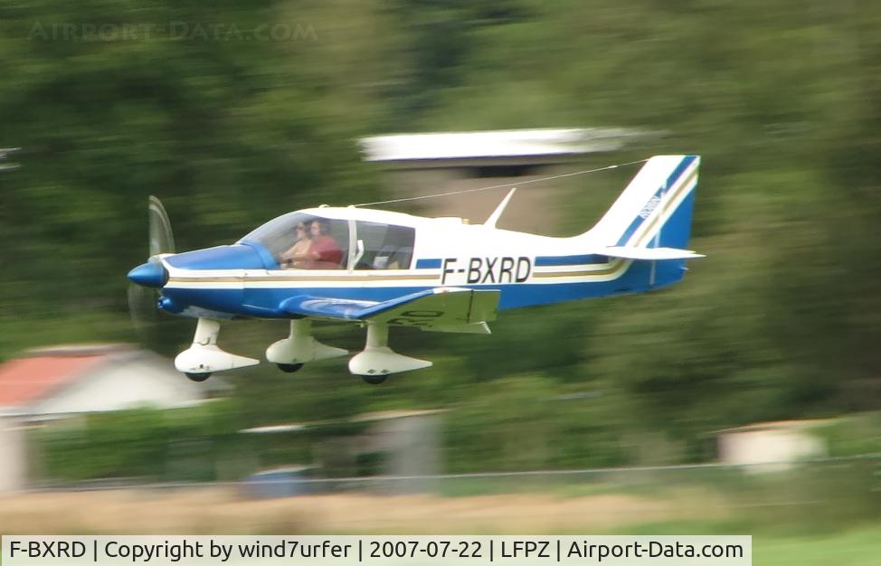 F-BXRD, Robin DR-400-140B Major C/N 1064, About to land on 29R