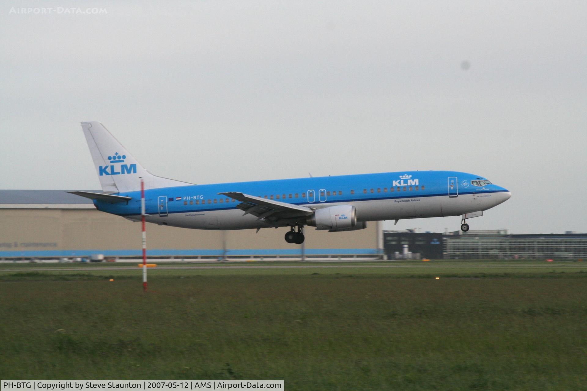 PH-BTG, 1994 Boeing 737-406 C/N 27233, Taken on a gloomy evening at Schipol