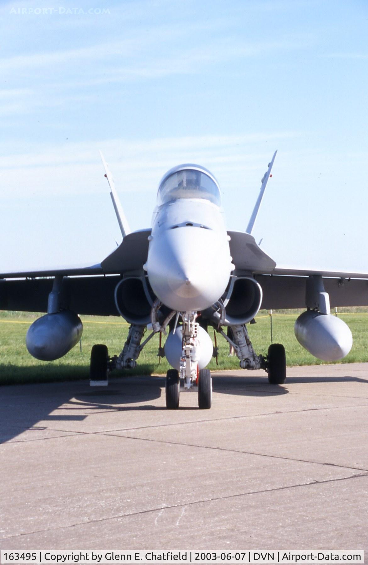 163495, 1988 McDonnell Douglas F/A-18C Hornet C/N 0733/C051, F/A-18C at the Quad Cities Air Show