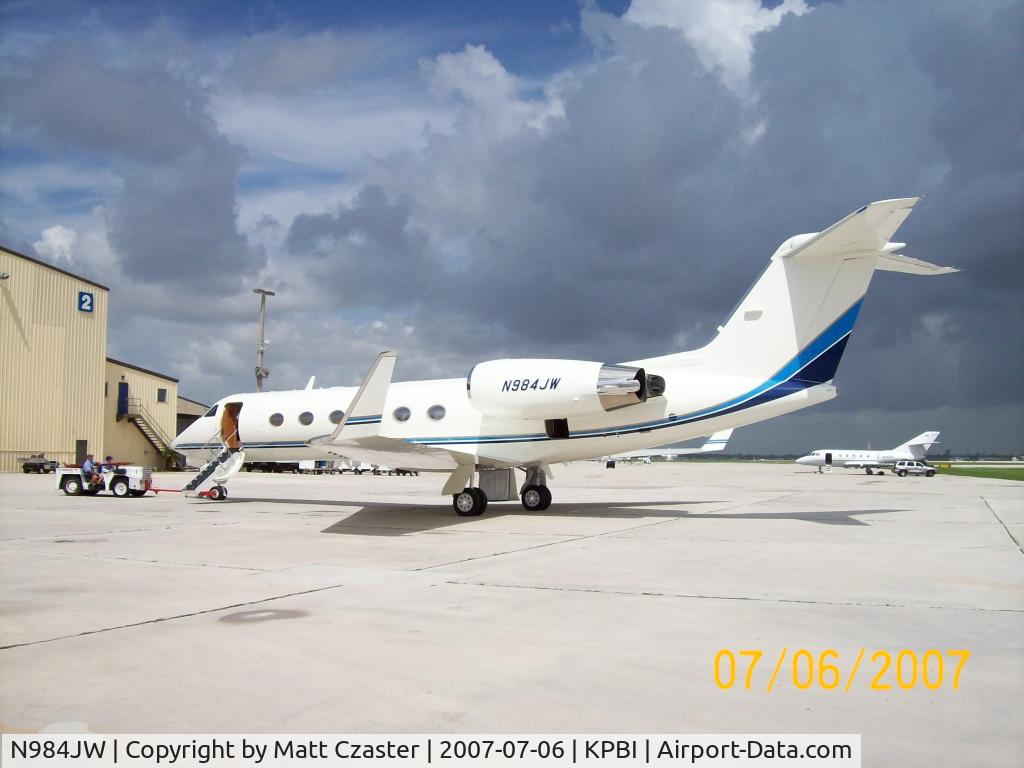N984JW, 1989 Gulfstream Aerospace G-IV C/N 1091, Just rolling out of the paint shop at Jet Aviaiton in KPBI