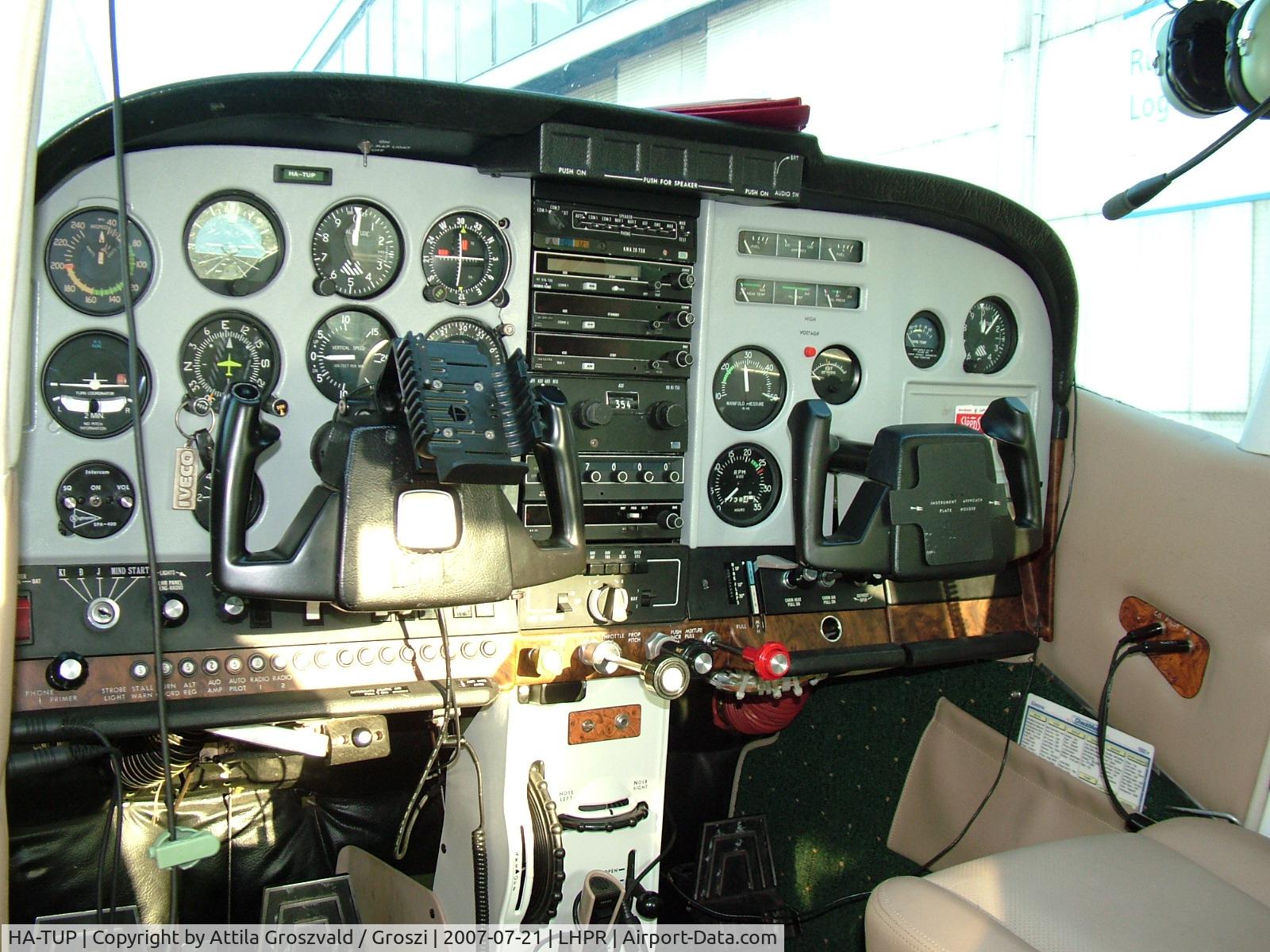 HA-TUP, Cessna 182P Skylane C/N 18263805, ex  N6702M,F-BXAL - GyÅ‘r-PÃ©r airport, Airshow