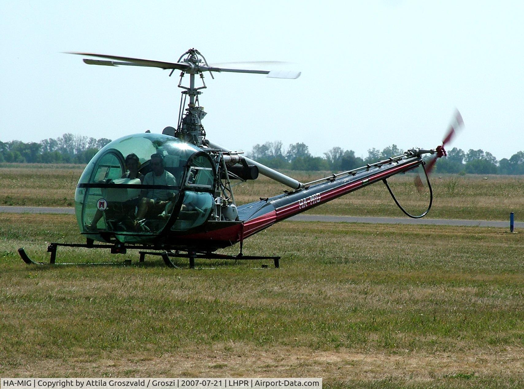HA-MIG, 1959 Hiller UH-12D C/N 1145, ex. 58-5496(N),N67664,N16MQ - GyÅ‘r-PÃ©r Airport - Airshow