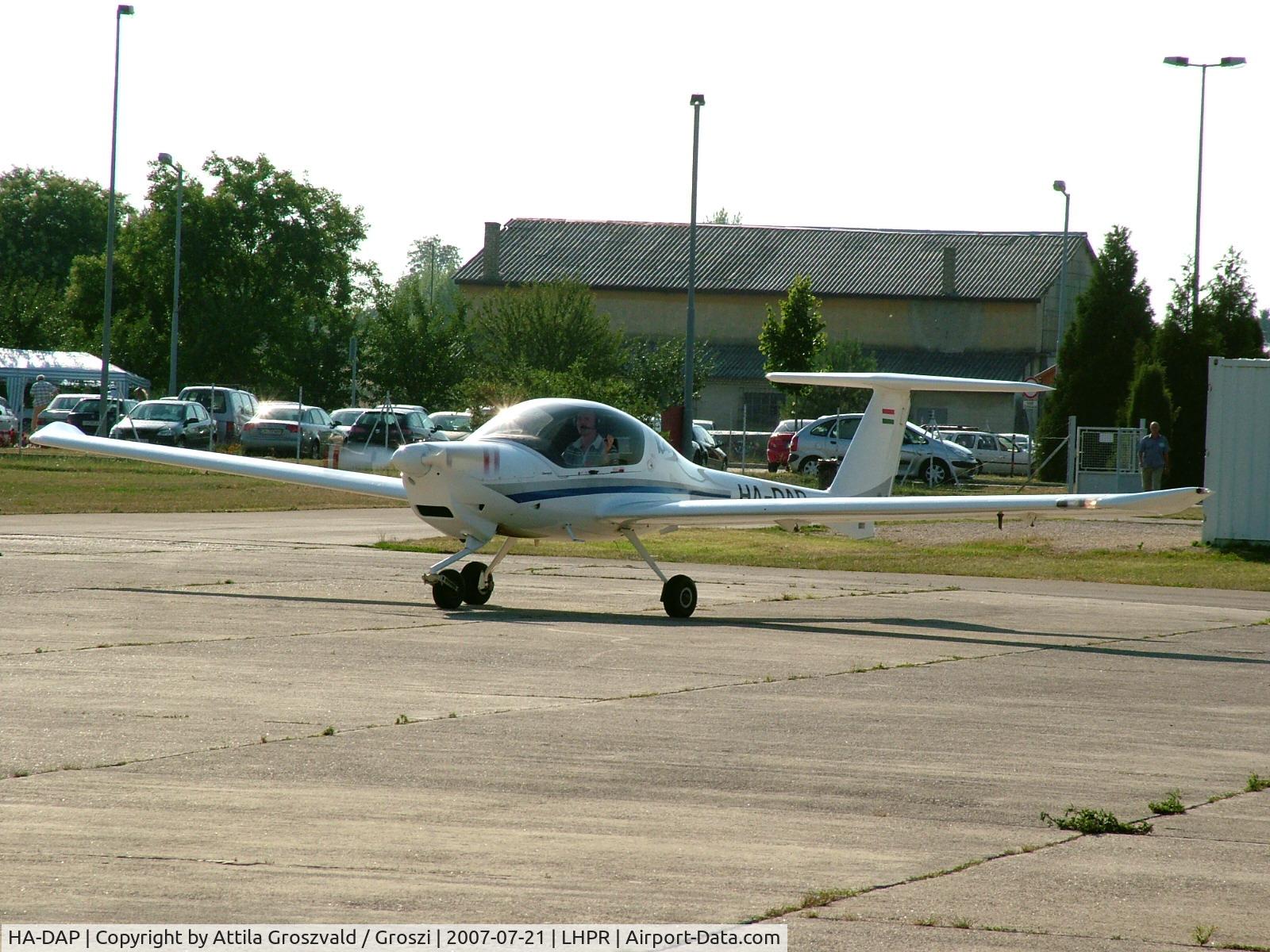 HA-DAP, 1998 Diamond DA-20A-1 Katana C/N 10326, ex N981FA. C-GKAX - GyÅ‘r-PÃ©r Airport, Airshow