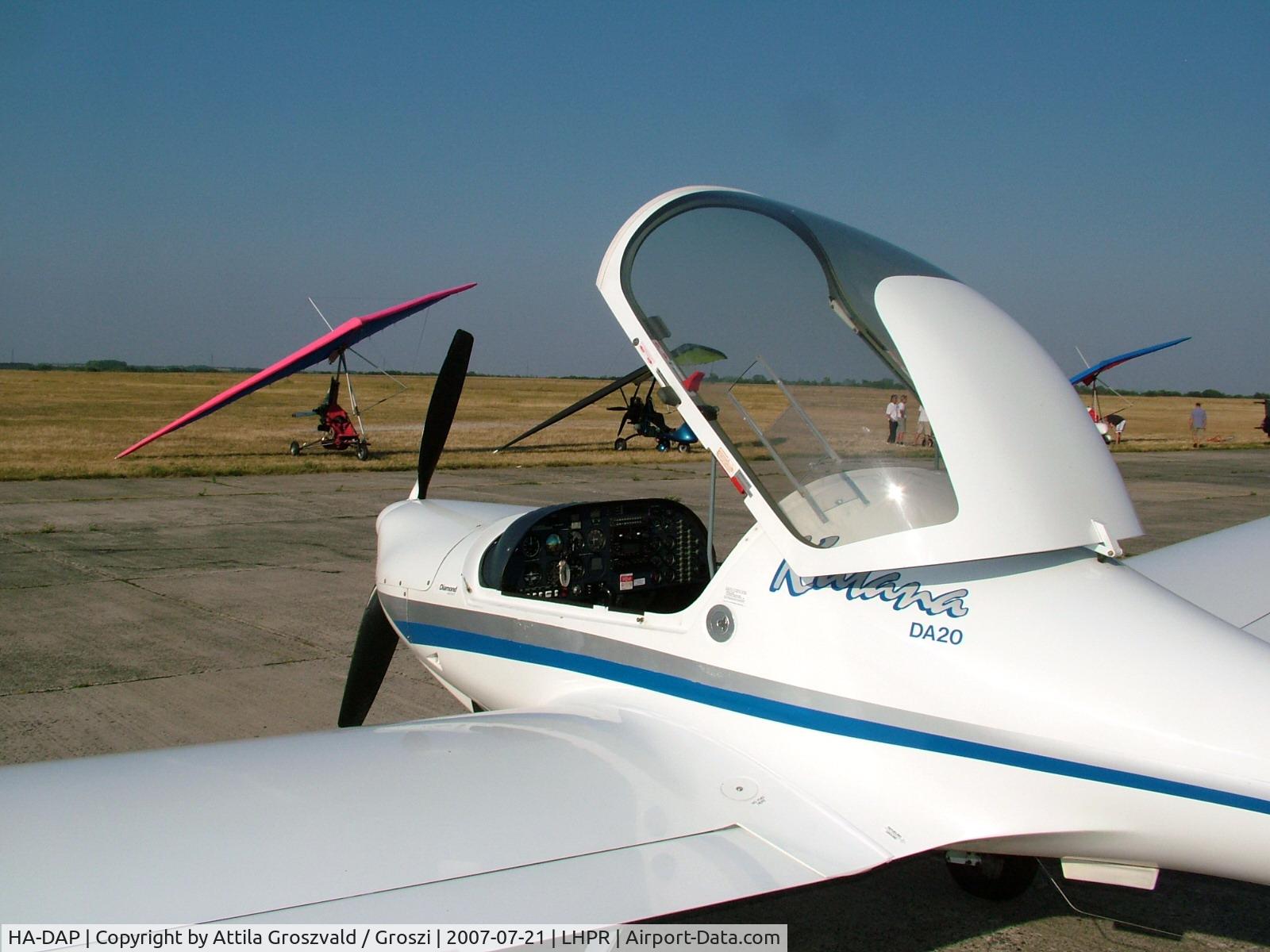 HA-DAP, 1998 Diamond DA-20A-1 Katana C/N 10326, ex N981FA. C-GKAX - GyÅ‘r-PÃ©r Airport, Airshow
