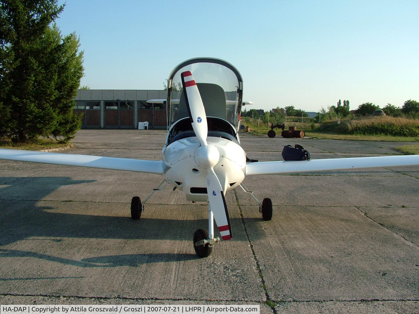 HA-DAP, 1998 Diamond DA-20A-1 Katana C/N 10326, ex N981FA. C-GKAX - GyÅ‘r-PÃ©r Airport, Airshow