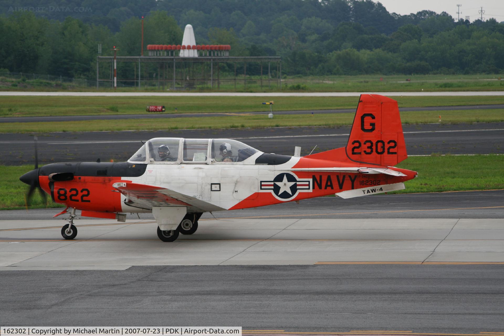 162302, Beech T-34C Turbo Mentor C/N GL-300, TAW-4 Taxing to Runway 20L