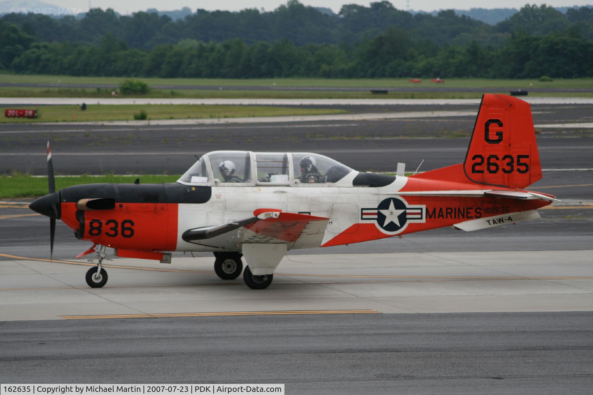 162635, Beech T-34C Mentor C/N GL-230, TAW-4 Taxing to Runway 20L
