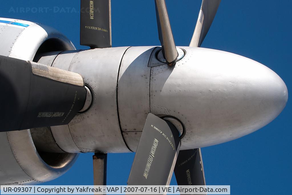 UR-09307, 1974 Antonov An-22A C/N 043481244, Antonov Design Bureau Antonov 22
