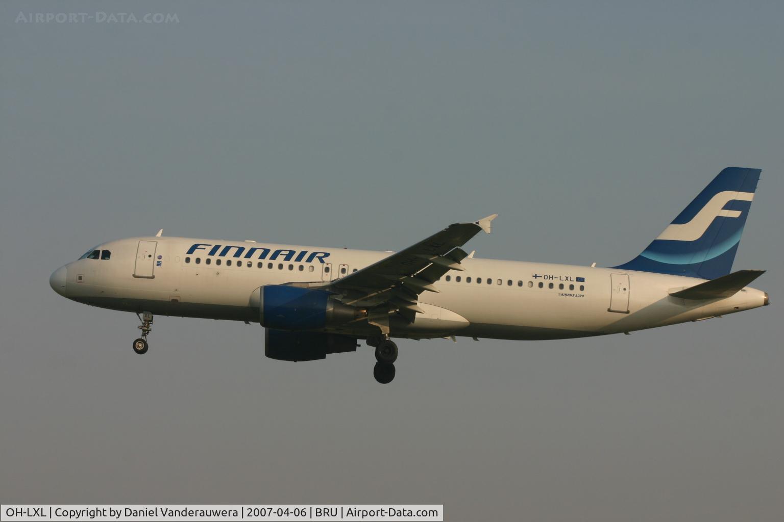 OH-LXL, 2003 Airbus A320-214 C/N 2146, arrival of flight AY811 on rwy 25L